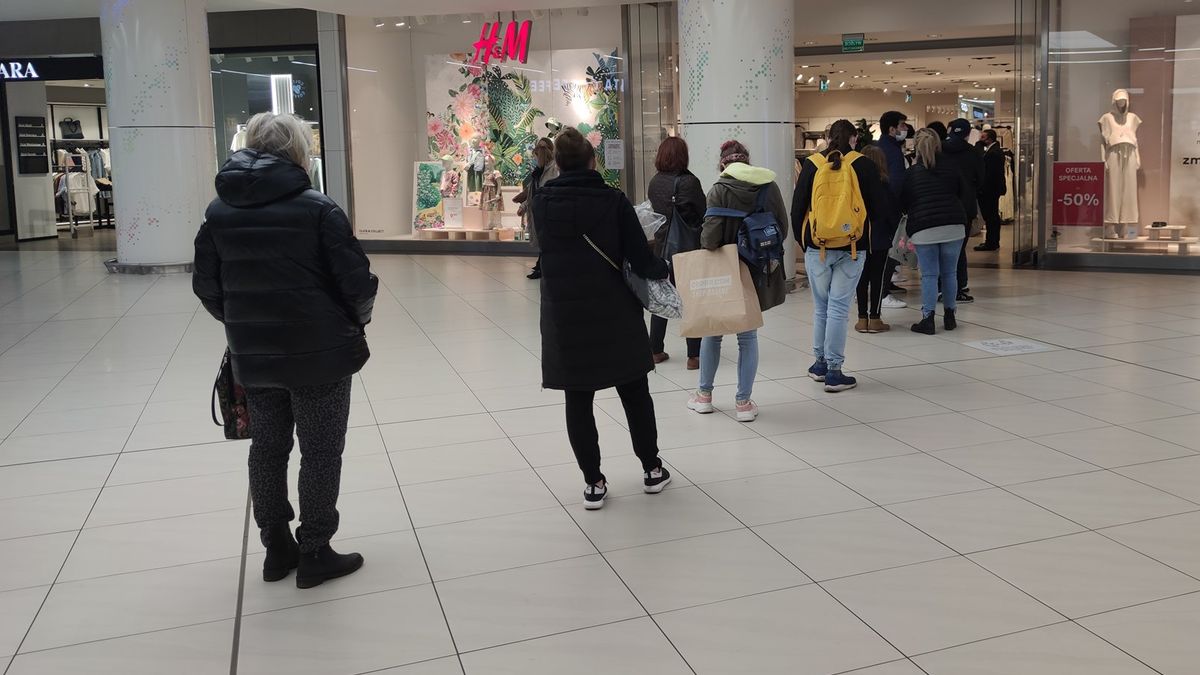 Nastroje konsumentów wyraźnie się pogarszają