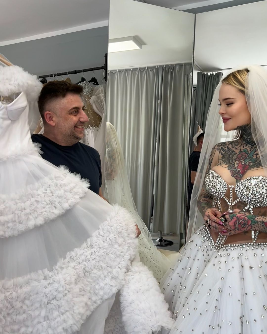 Monika Miller wybiera ślubną suknię (Instagram)