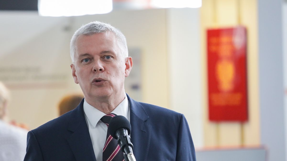  Minister spraw wewnętrznych i administracji Tomasz Siemoniak