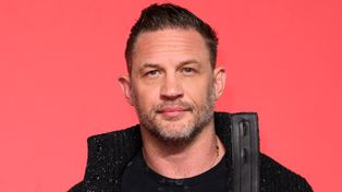 Podwójne życie Toma Hardy'ego. Ukrywał to pod pseudonimem