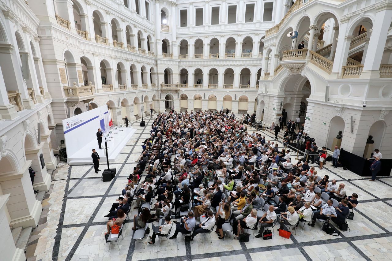 PW. Wyciekły dane osobowe ponad 5 tys. studentów. Zbiory sięgają 12 lat wstecz