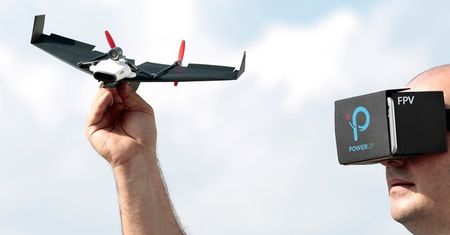 Marzysz o lataniu? PowerUp FPV umożliwi wcielenie się w pilota kartonowego drona