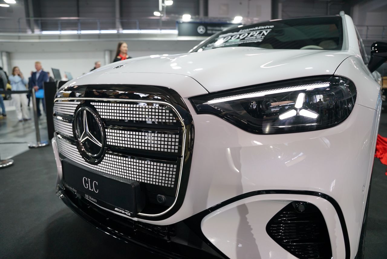 Tysiące odwiedzających i technologiczna ofensywa Mercedesa. Motor Show w Poznaniu ruszył