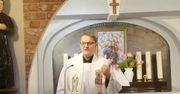 Ksiądz spojrzał na ławy. Wściekły przerwał kazanie