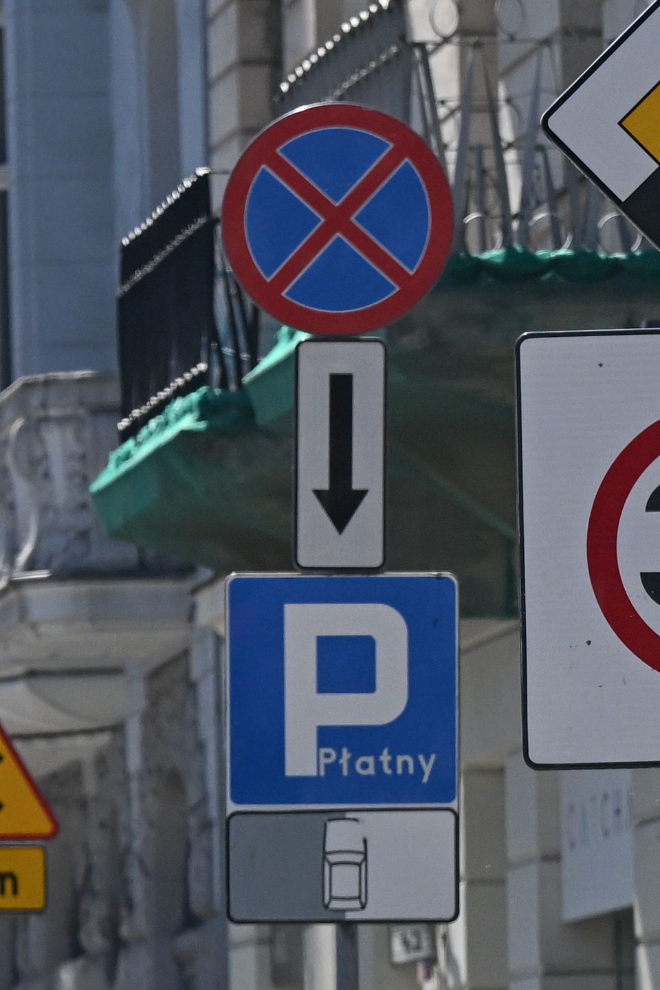 Lara Gessler z mężem nie przejmują się znakiem zakazu