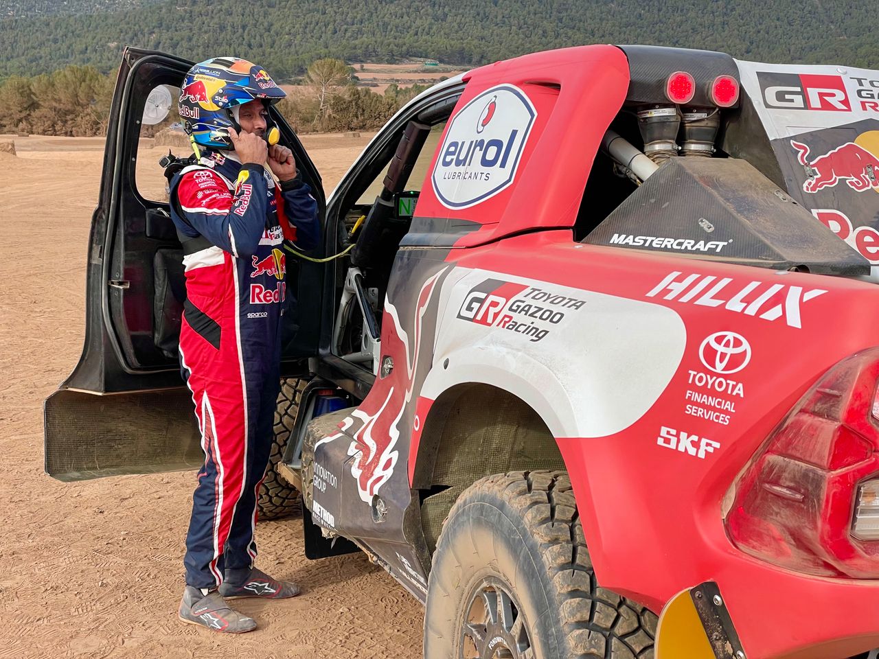 Nasser al-Attiyah jeździ toyotą GR DKR hilux