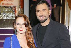 Bikini podkreśliło krągłości. Maślak z dumą pokazuje brzuszek żony