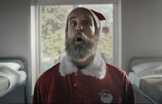 Actimel w reklamie odkrywa prawdę o pracy Świętego Mikołaja (wideo)