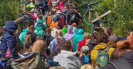 Tłumy w Tatrach. Padł kolejny rekord. Takich liczb jeszcze nie było