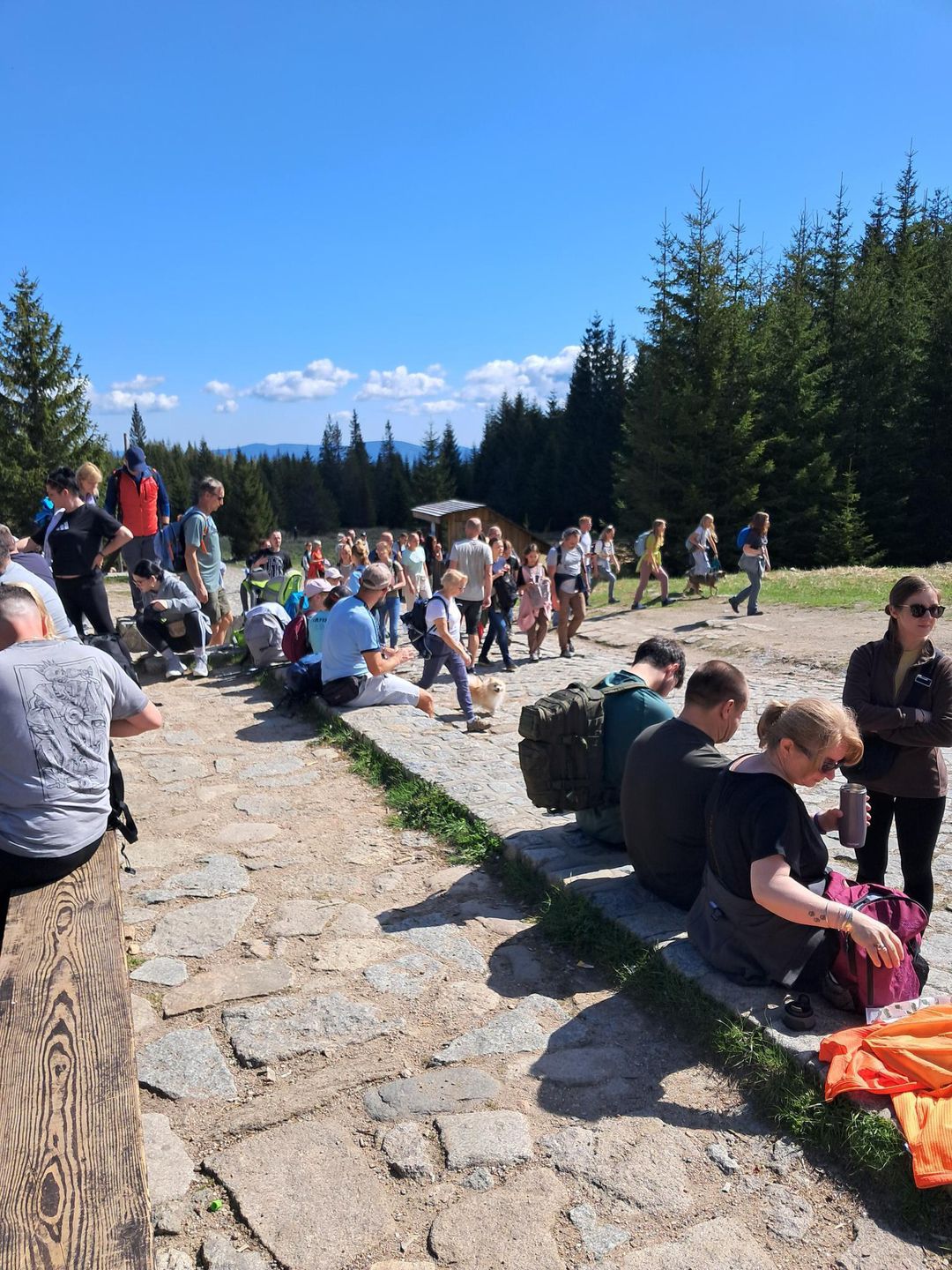 Wielu turystów pojawiło się w Karkonoszach.