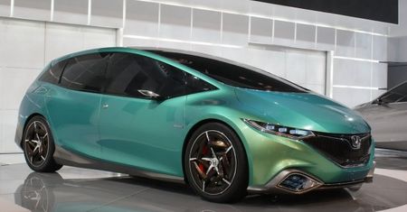 Honda Concept S - futurystyczna hybryda dla nowoczesnej rodziny [Pekin 2012]