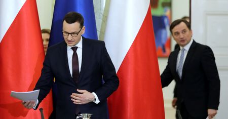 Makowski: "Kto jest 'twardzielem', a kto 'miękiszonem'? Ziobro rzuca wyzwanie Morawieckiemu" [OPINIA]