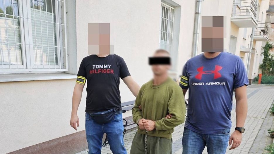 Mężczyzna strzelał z pistoletu pneumatycznego