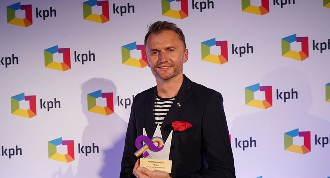 Korony Równości rozdane. Piotr Jacoń z TVN24 wśród nagrodzonych
