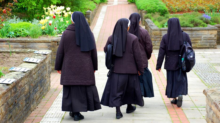 Była zakonnicą. Mówi o bliskości w klasztorze