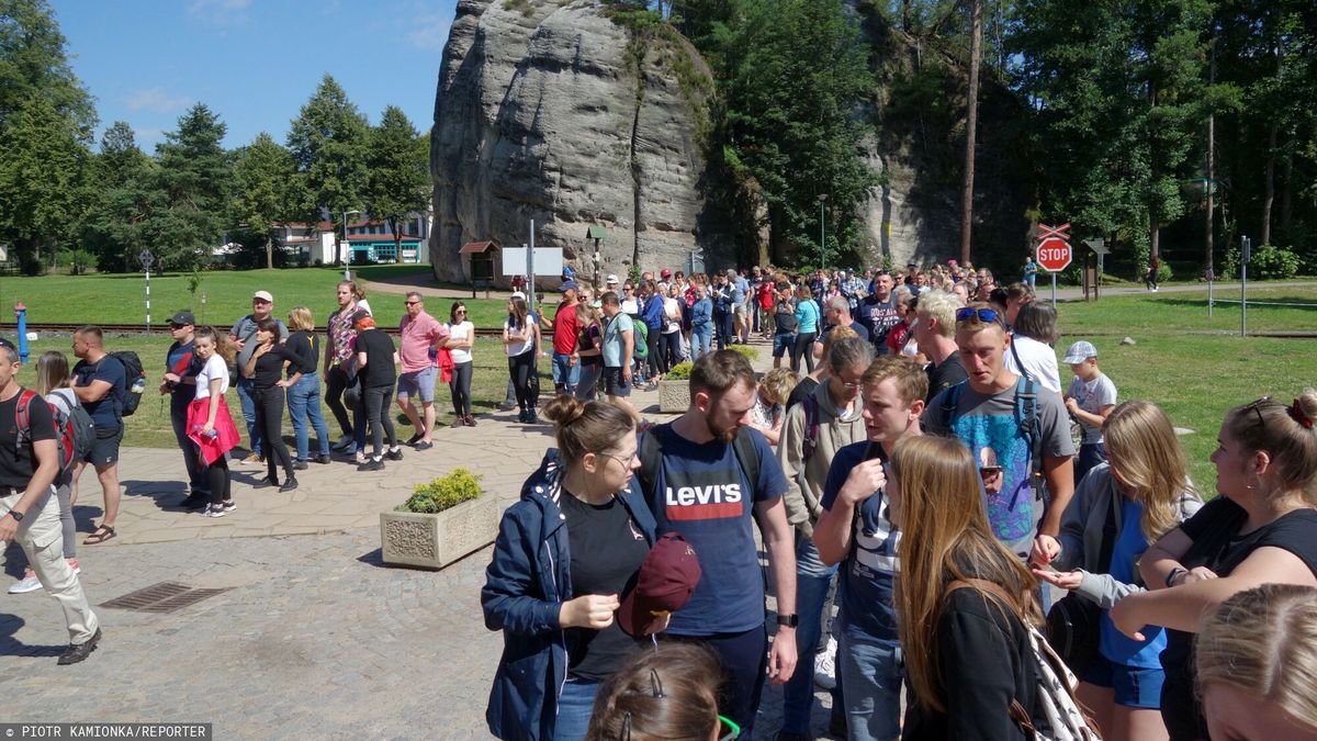 Na zdjęciu Skały Adrszpadzkie, znane też jako skalne miasto