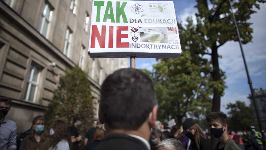Strajk kobiet w Warszawie. Protest pod MEN