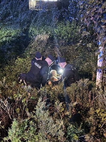 Pruszcz Gdański: Zaginiona 72-latka odnaleziona w gęstych zaroślach