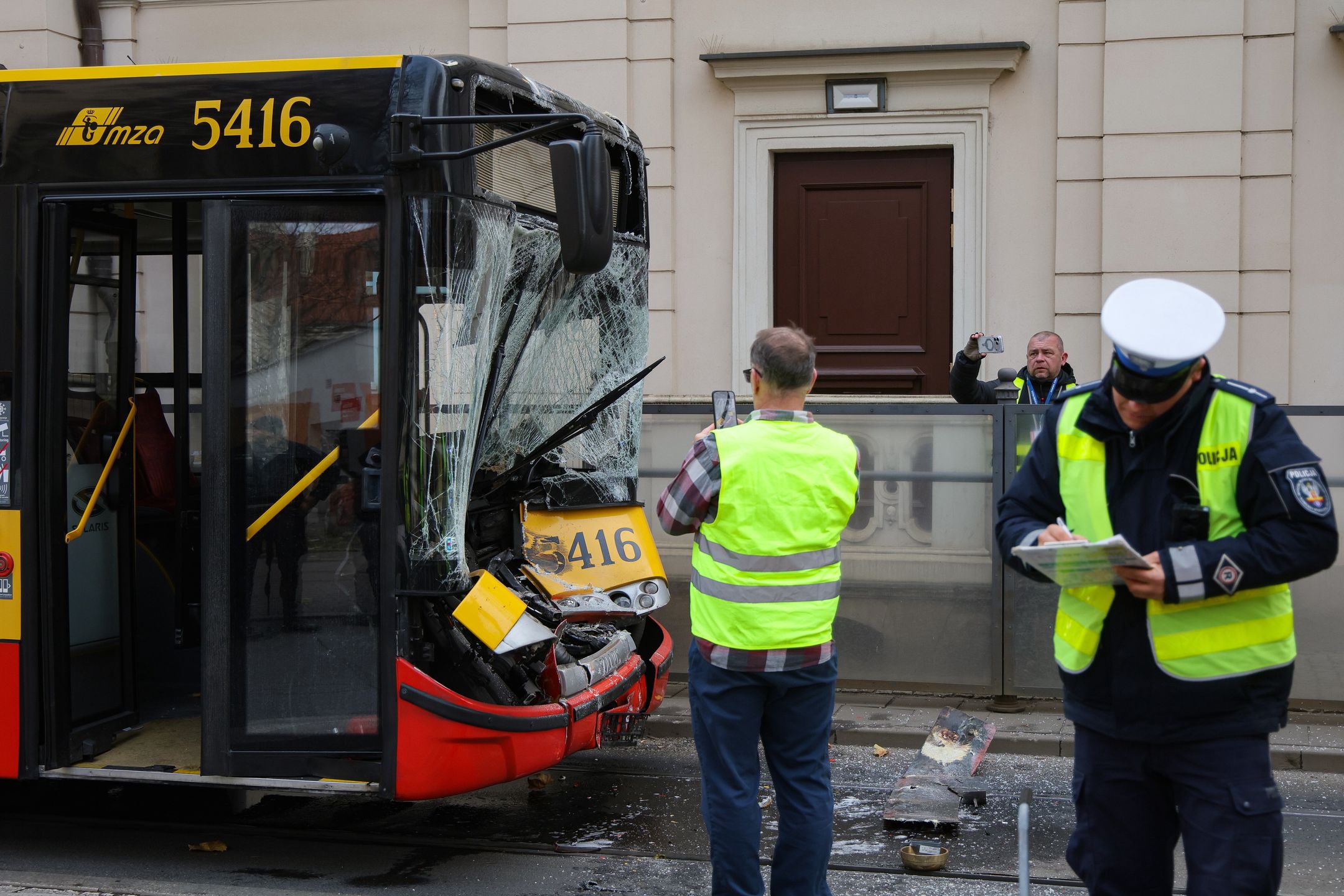 Miejsce zderzenia dwóch tramwajów i autobusu