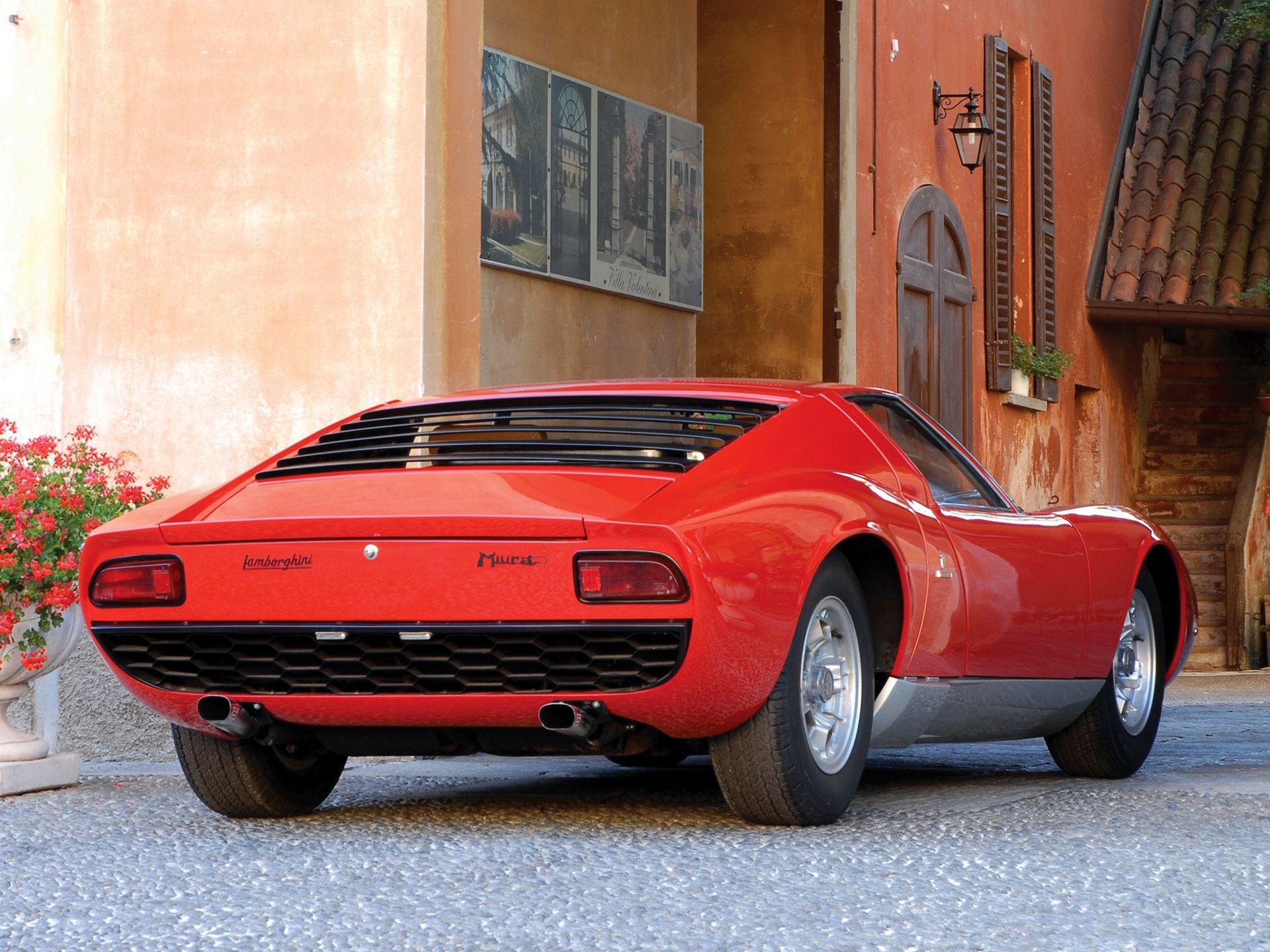 Od dekad z V12: ewolucja hipersamochodów Lamborghini 3
