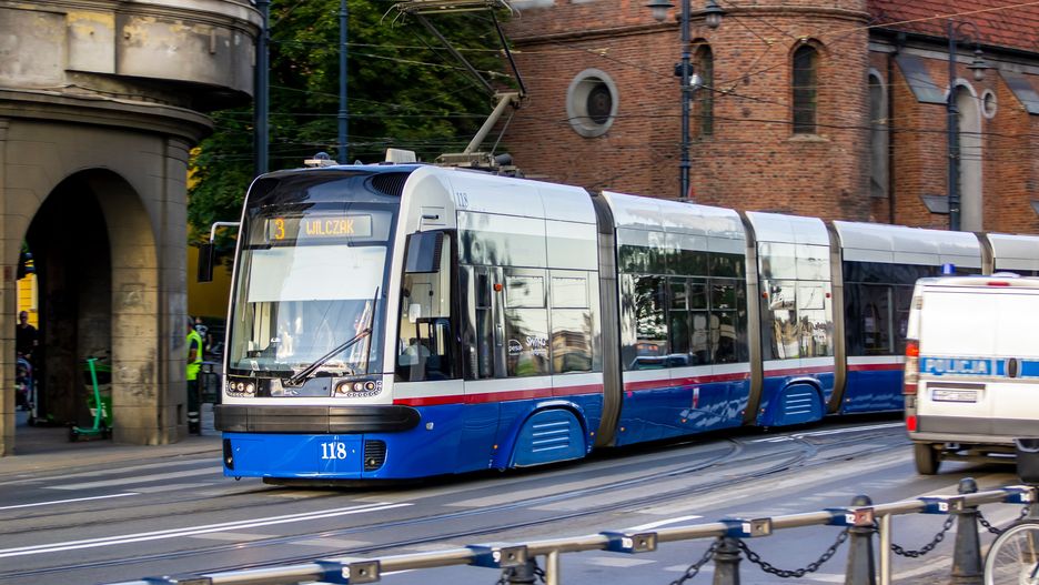 Auto wstrzymało ruch tramwajów w Bydgoszczy. Zdjęcie poglądowe