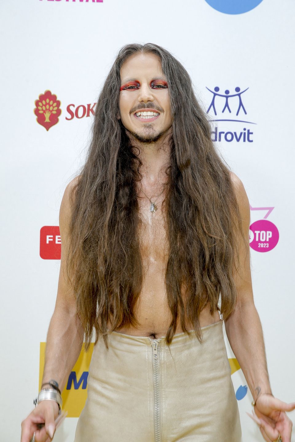 Michał Szpak świętuje 33. urodziny w wymownym stroju