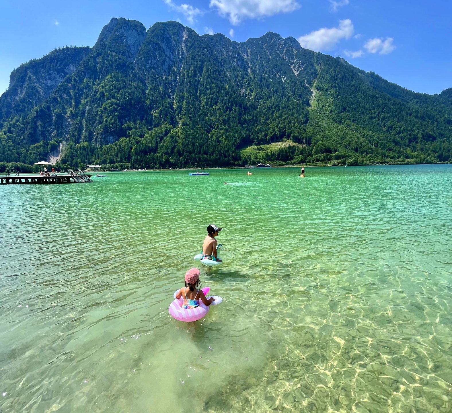Woda jeziora Achensee kusi do kąpieli