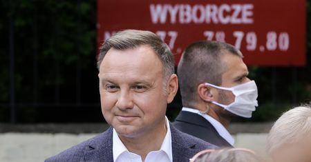 Koronawirus w Polsce. Andrzej Duda: "Epidemia ma charakter ogniskowy. Apeluję o rozwagę na weselach"