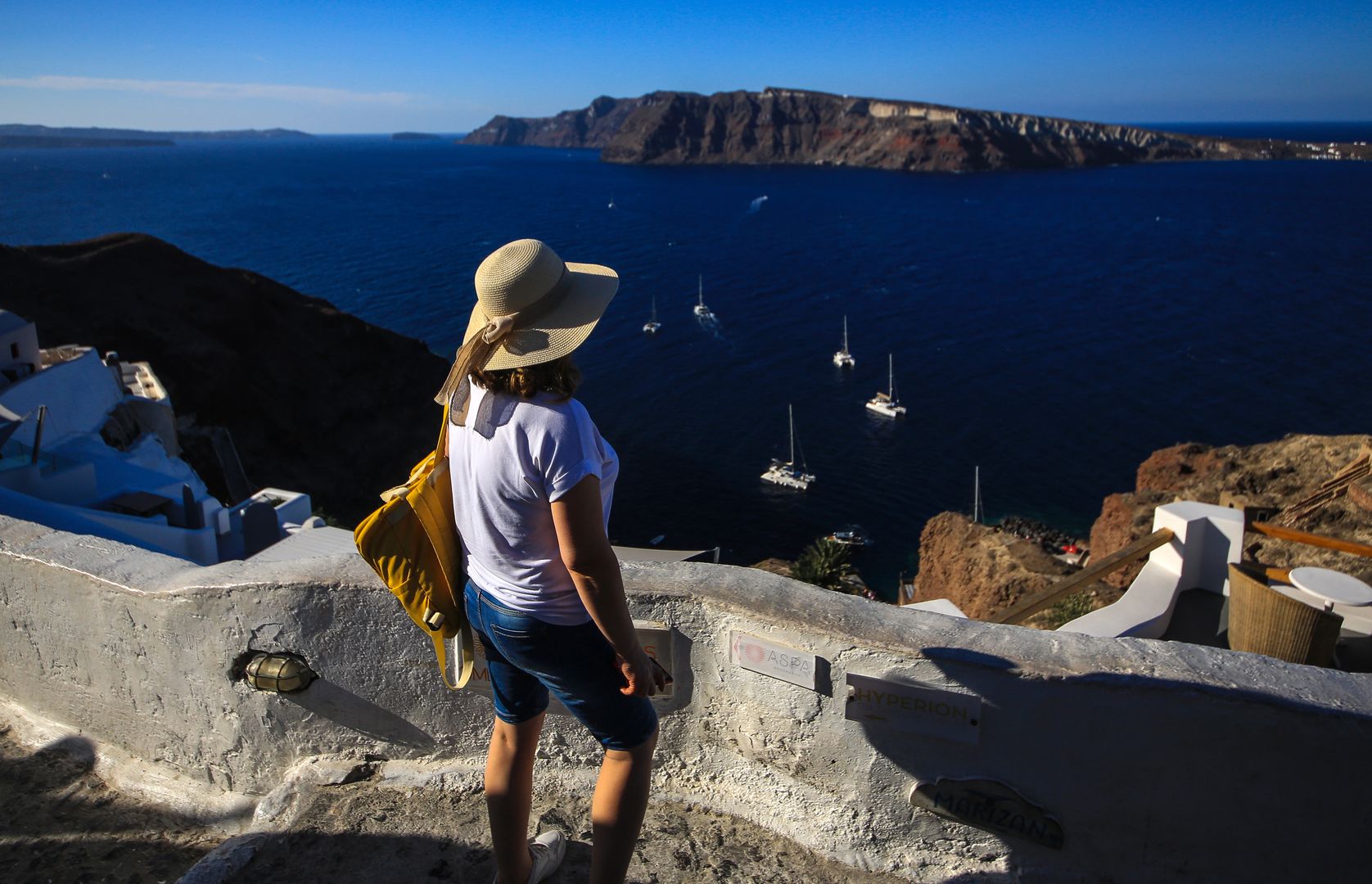 Panika na Santorini. Polka relacjonuje. "Od czasu do czasu trzęsie"