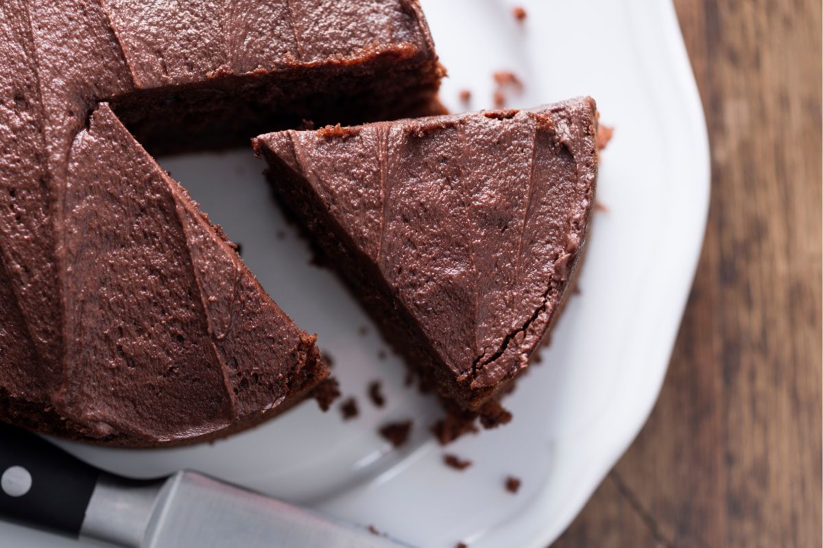 To najszybsze ciasto czekoladowe. Zrobisz w 10 minut, a jest lepsze od murzynka