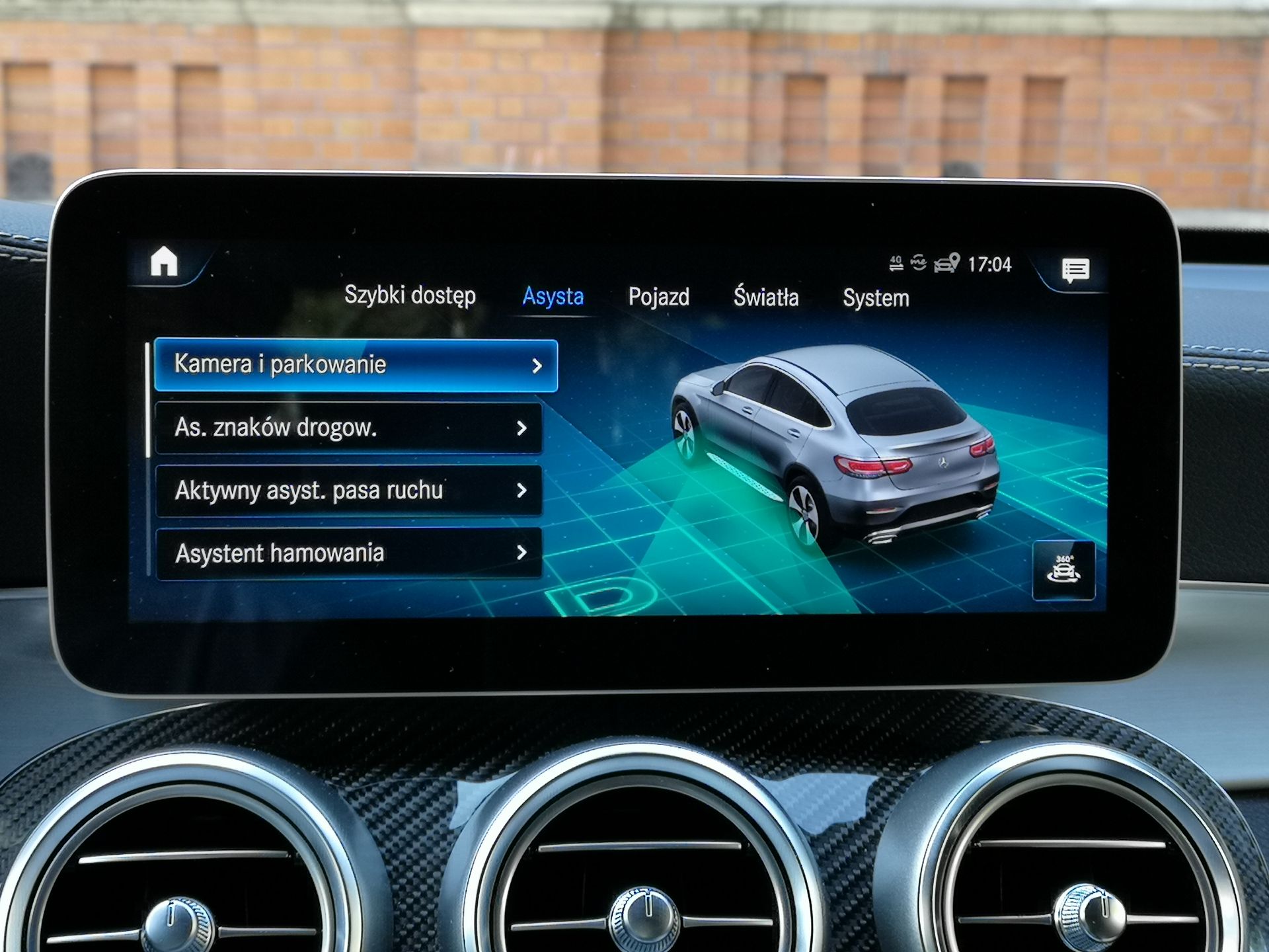 Mercedes GLC 300e Coupe: System zarządzania energią, asystent podróży i audio Burmester 11