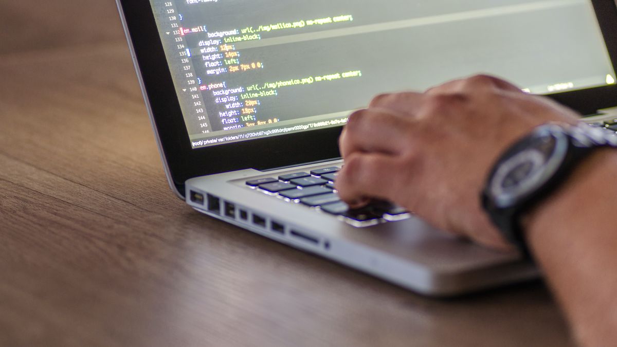 Obok umiejętności technicznych, wśród kwalifikacji, którymi nierzadko chwalą się współcześni specjaliści branży IT, są tak zwane kompetencje miękkie.