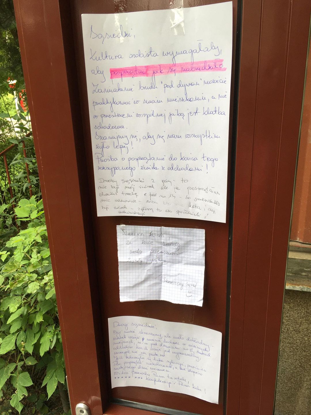 Dyskusja między sąsiadami 
