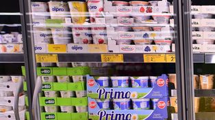 Trener wybrał najlepszy jogurt z Biedronki. Ma 15 g białka i czyściutki skład