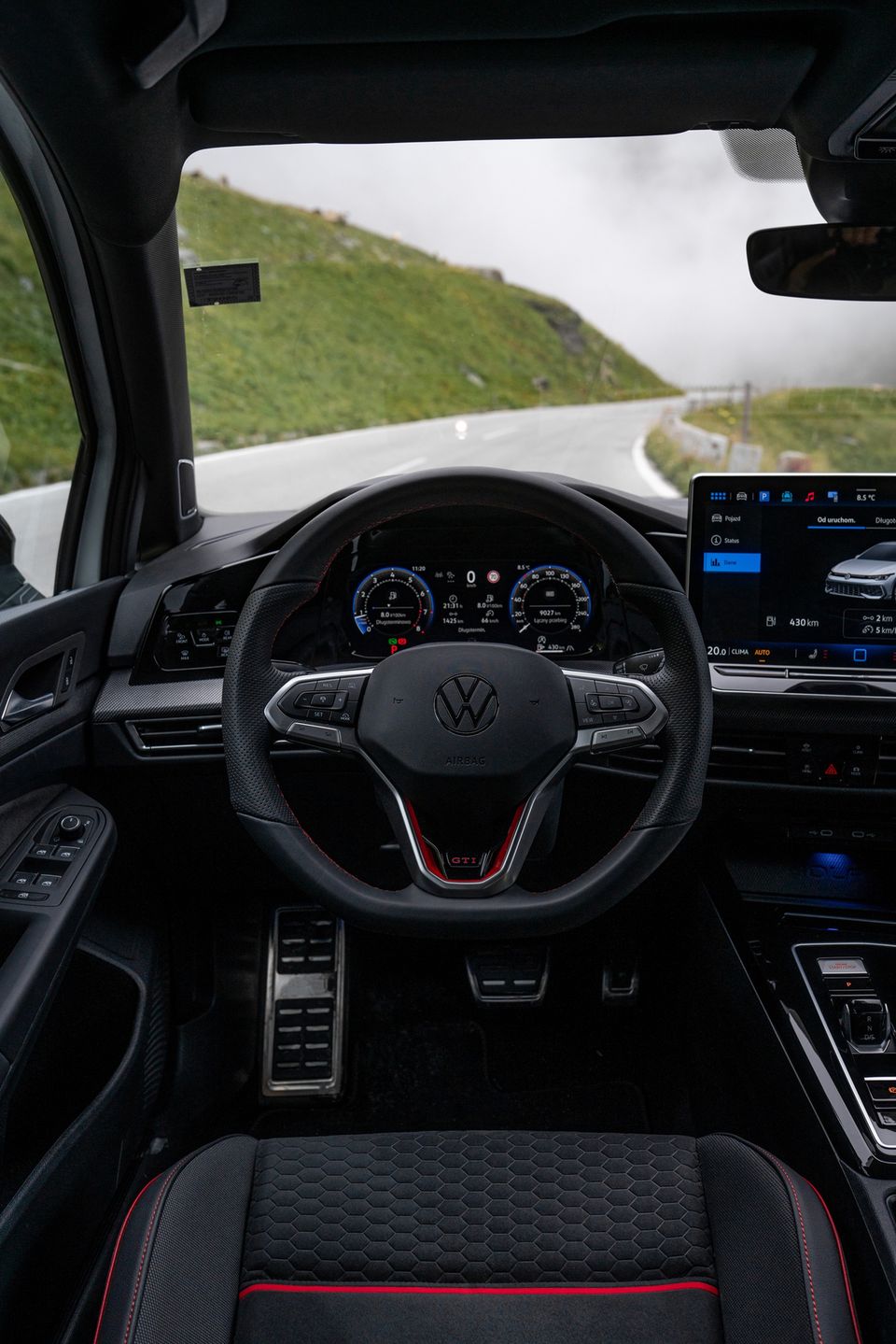 Gran turismo: Volkswagen Golf GTI Clubsport i R w Alpach