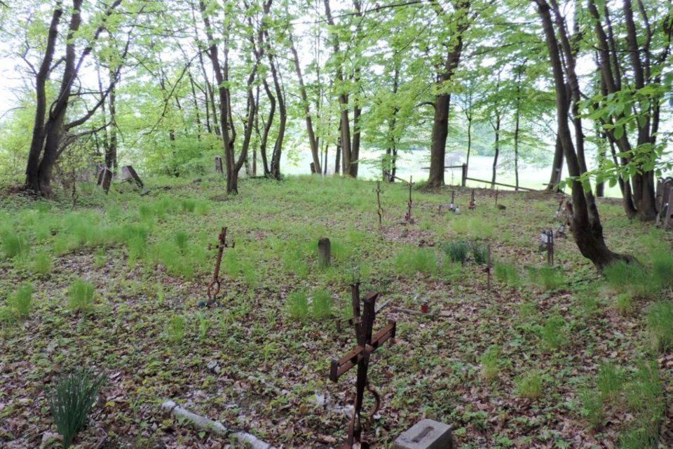 Zakończyła się odbudowa cmentarza nr 111