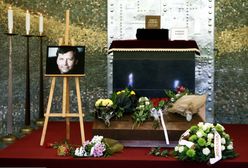 Pogrzeb Andrzeja Zaorskiego. Zjawiło się mnóstwo znanych postaci. Zamiast kwiatów odbyła się zbiórka na uchodźców