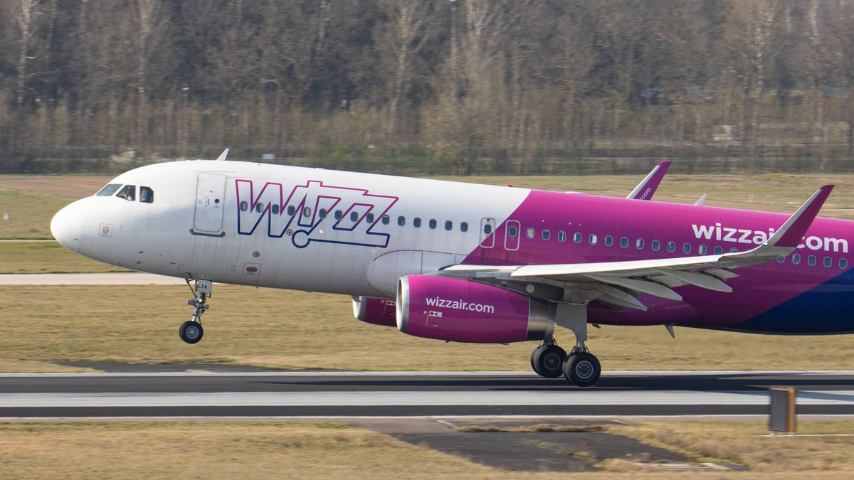 Wizz Air Airbus A320 aircraft as seen on final approach landing at Eindhoven International Airport EIN EHEH in the Netherlands. The airplane hsa the registration HA-LYA and is powered by 2x IAE jet engines. WizzAir Hungary is a European low-cost carrier. The budget airline W!ZZ W6 WZZ is based in Budapest. The aviation and travel industry faced a significant decrease in passenger traffic due to the Covid-19 coronavirus pandemic. Eindhoven, The Netherlands on March 31, 2021 (Photo by Nicolas Economou/NurPhoto via Getty Images)