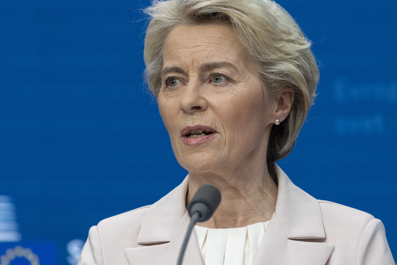 Kulisy zamrożenia środków dla Polski. "Wkurzona" von der Leyen