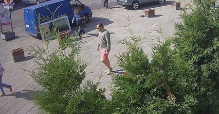Napastował kobietę na dworcu PKS. Poszukuje go policja