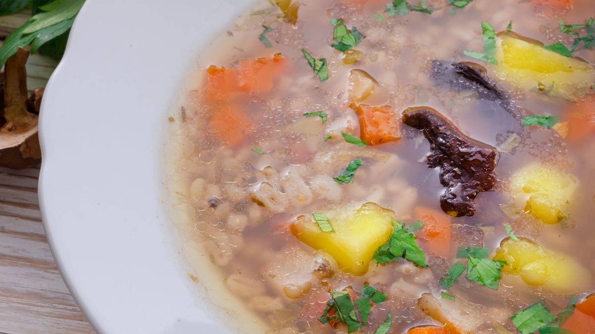 Wybornie pyszny krupnik na golonce