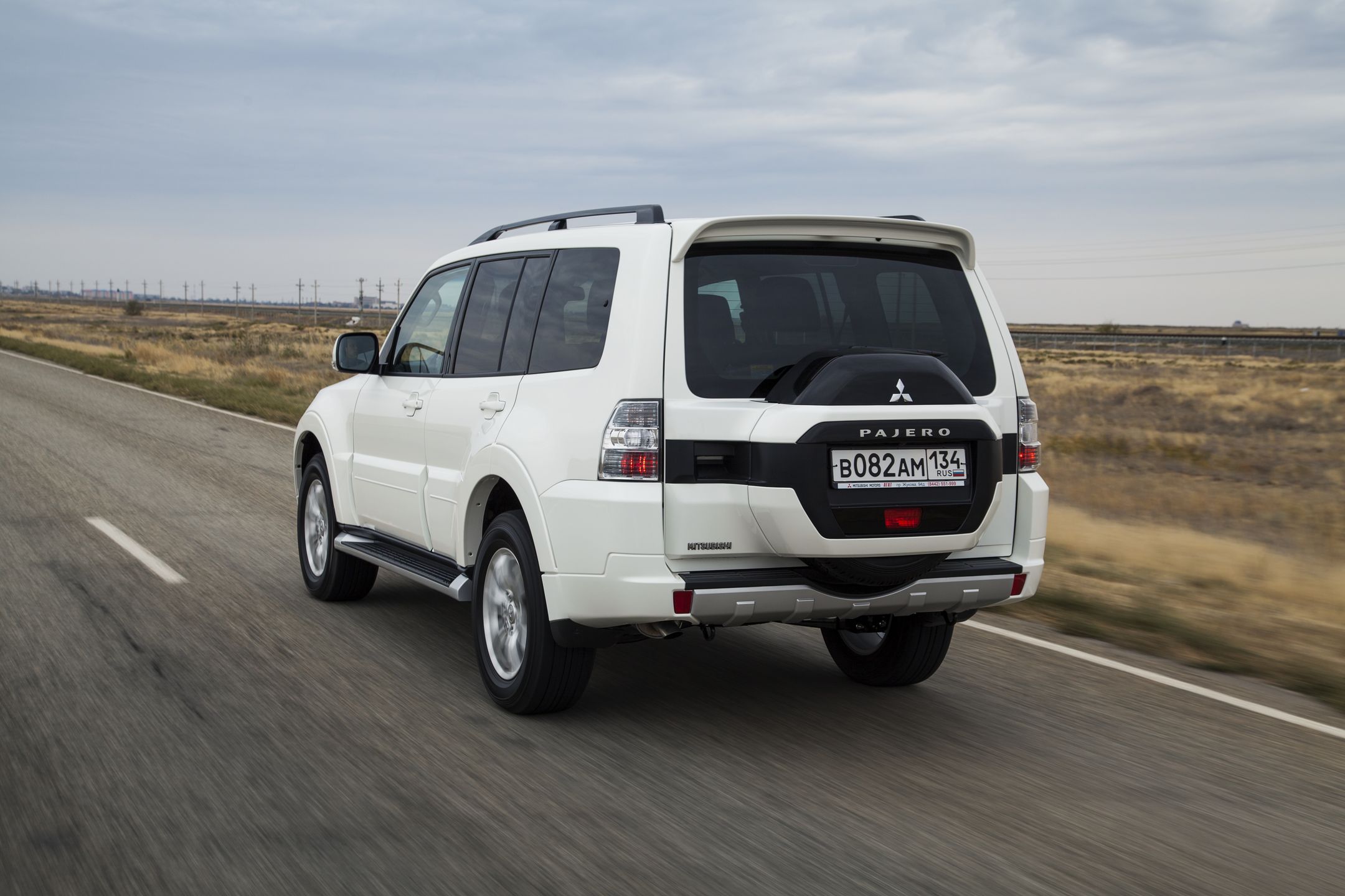 Mitsubishi Pajero V80