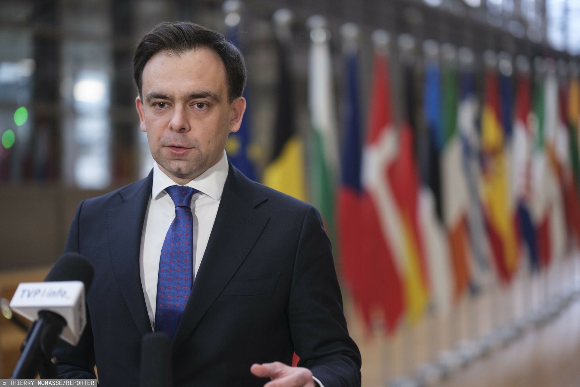 "Wyprzedzamy Szwajcarię, gonimy Holandię". Domański o gospodarce Polski