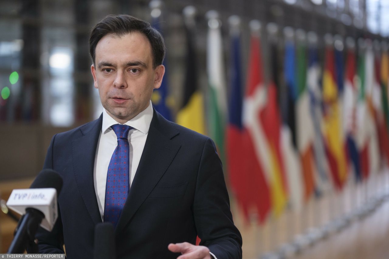 "Wyprzedzamy Szwajcarię, gonimy Holandię". Domański o gospodarce Polski