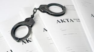 Przemyśl: Milionowe oszustwa podatkowe. Prokuratura oskarża 15 osób
