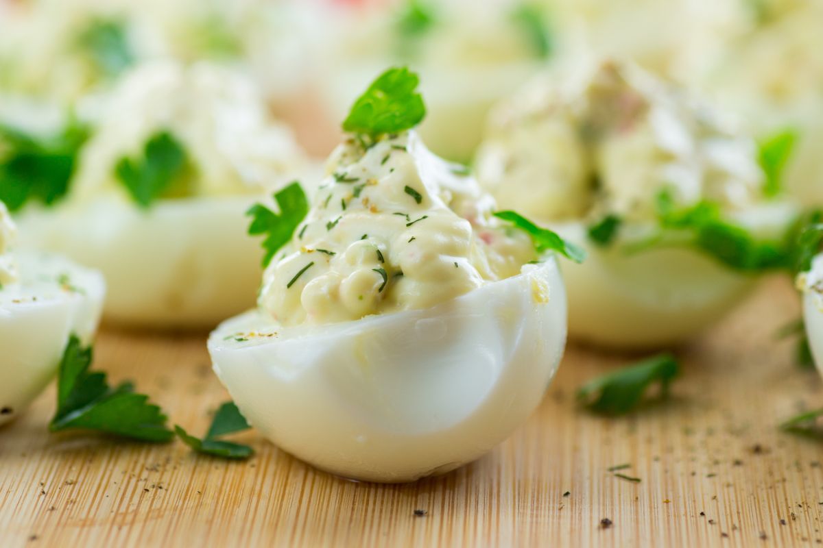 Jajka w majonezie są obowiązkowe na wiosenne święta