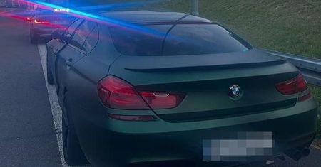 Za brawurową jazdę otrzymał 2700 zł mandatu oraz 20 punktów karnych [NAGRANIE]