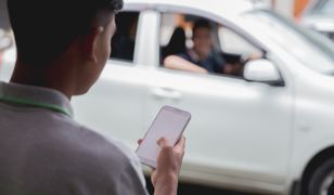 Tupecik, sztuczna szczęka - takie rzeczy "gubią się" w Uberze