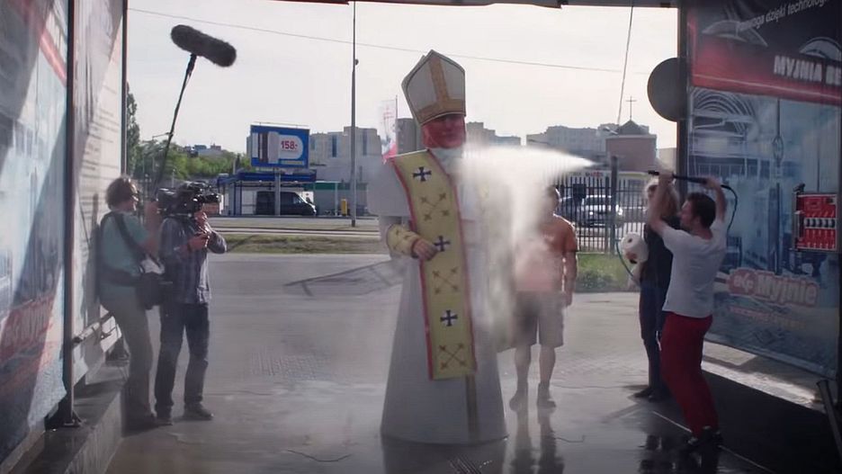 Kadr z filmu "Jak Bóg szukał Karela"