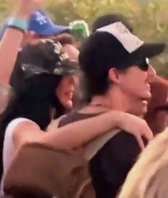 Kylie Jenner i Timothée Chalamet wtapiają się w tłum